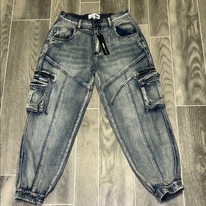 Fashion Nova women’s blue cargo Jeans NWT